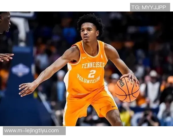 猛龙队与锋线新星朱利安里斯签约引发关注他是维密天使的弟弟