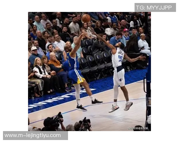 库里称赞库明加勇挑东契奇防守重任表现出色令人印象深刻