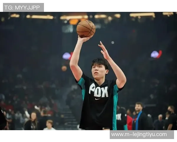 美女球迷摩达中心热情助阵杨瀚森称其身材瘦削似婴儿肥引关注