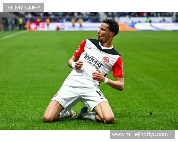 瑞天空报道曼联纽卡法兰克福争夺阿贾克斯17岁中场新星莫吉奥